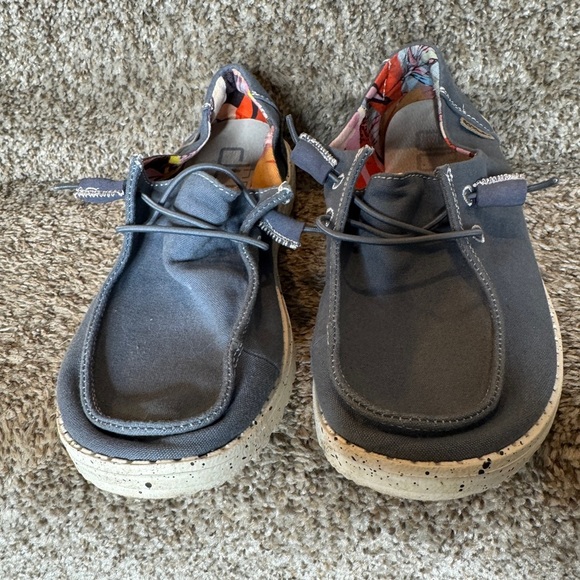 HEY DUDE Wendy Woman’s Sky Blue Canvas Slip-On Shoes Size 7 - Picture 2 of 6